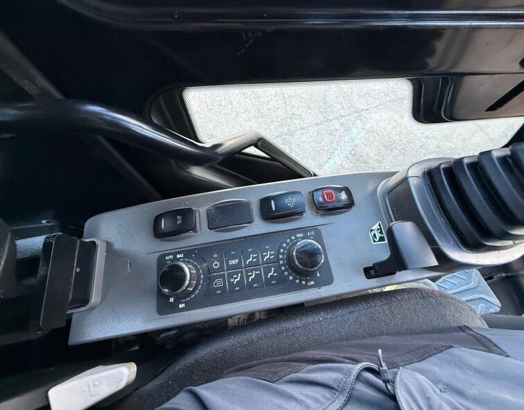 HIDROMEK  HMK 230LC-4